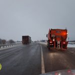 Служба автодорог увеличила количество техники, расчищающей дороги области