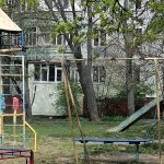 Готовы ли детские площадки и аттракционы областного центра к безопасной эксплуатации
