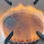 Газова плита дає помаранчеве полум’я – не отруїться чадним газом!