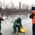 Спасатели просят полтавчан не выходить на тонкий лед
