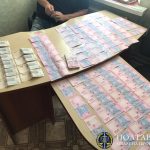 В Полтаве поймали работников коммунального предприятия ритуальных услуг на взяточничестве