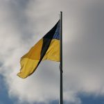 У Полтаві через сильні пориви вітру приспустять державний прапор