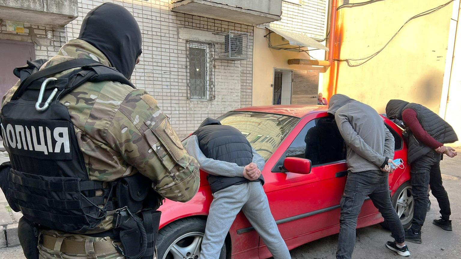 Кіберполіція Харківщини викрила учасників двох злочинних угруповань у привласненні майже 2 млн грн за допомогою фішингу