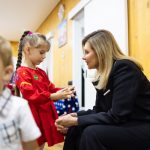 Перша леді Олена Зеленська відвідала в Полтаві прийомну родину та Школу Супергероїв