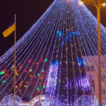 (Ua) У Полтаві відкрили головну ялинку громади