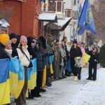 (Ua) Полтавці утворили живий Ланцюг Злуки
