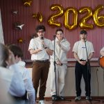(Ua) Випускників полтавського ліцею №13 «Успіх» привітав творчий колектив МУР